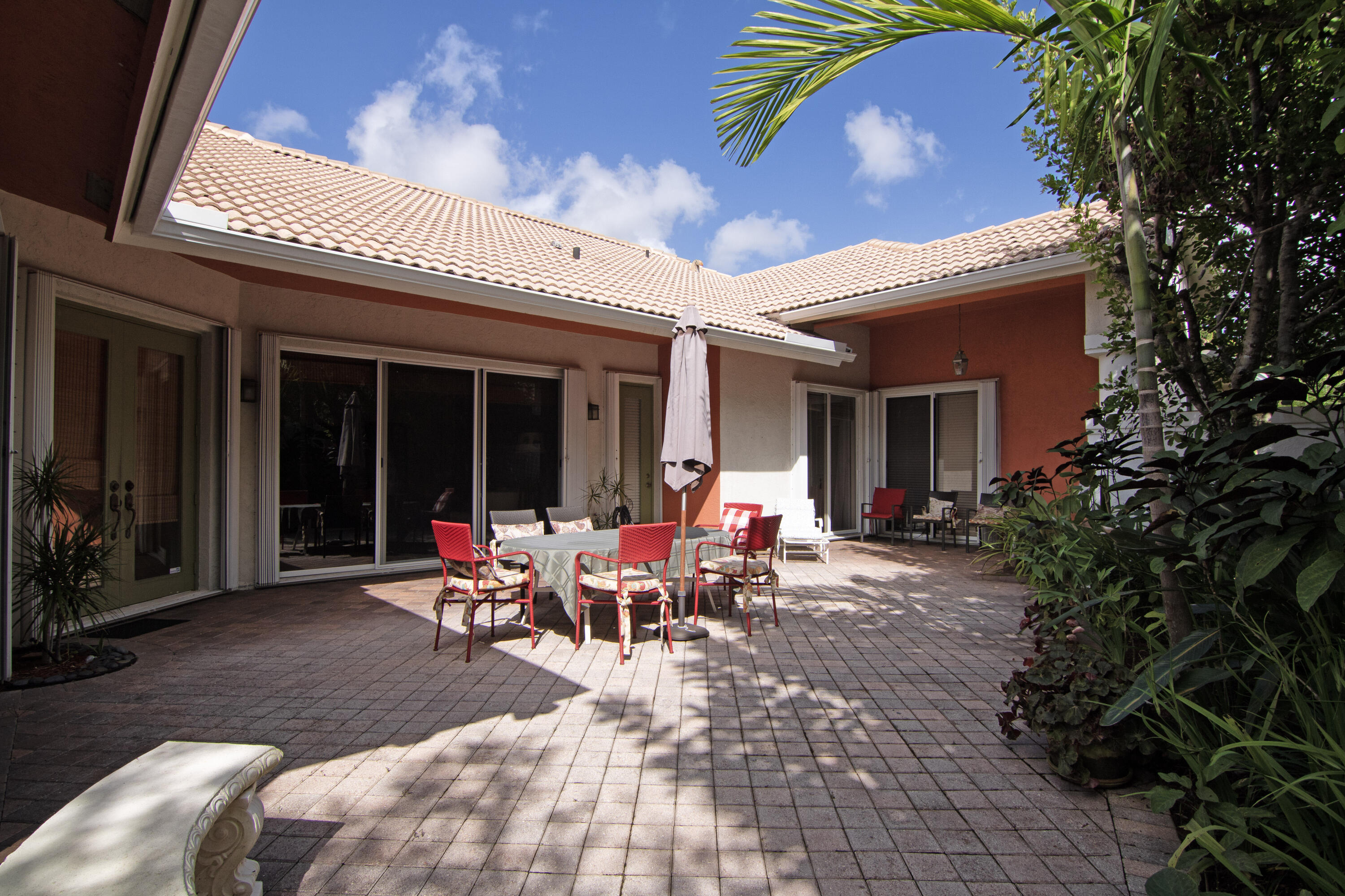 SHADY OAKS OF PALM BEACH POLO & COUNTRY - Residential