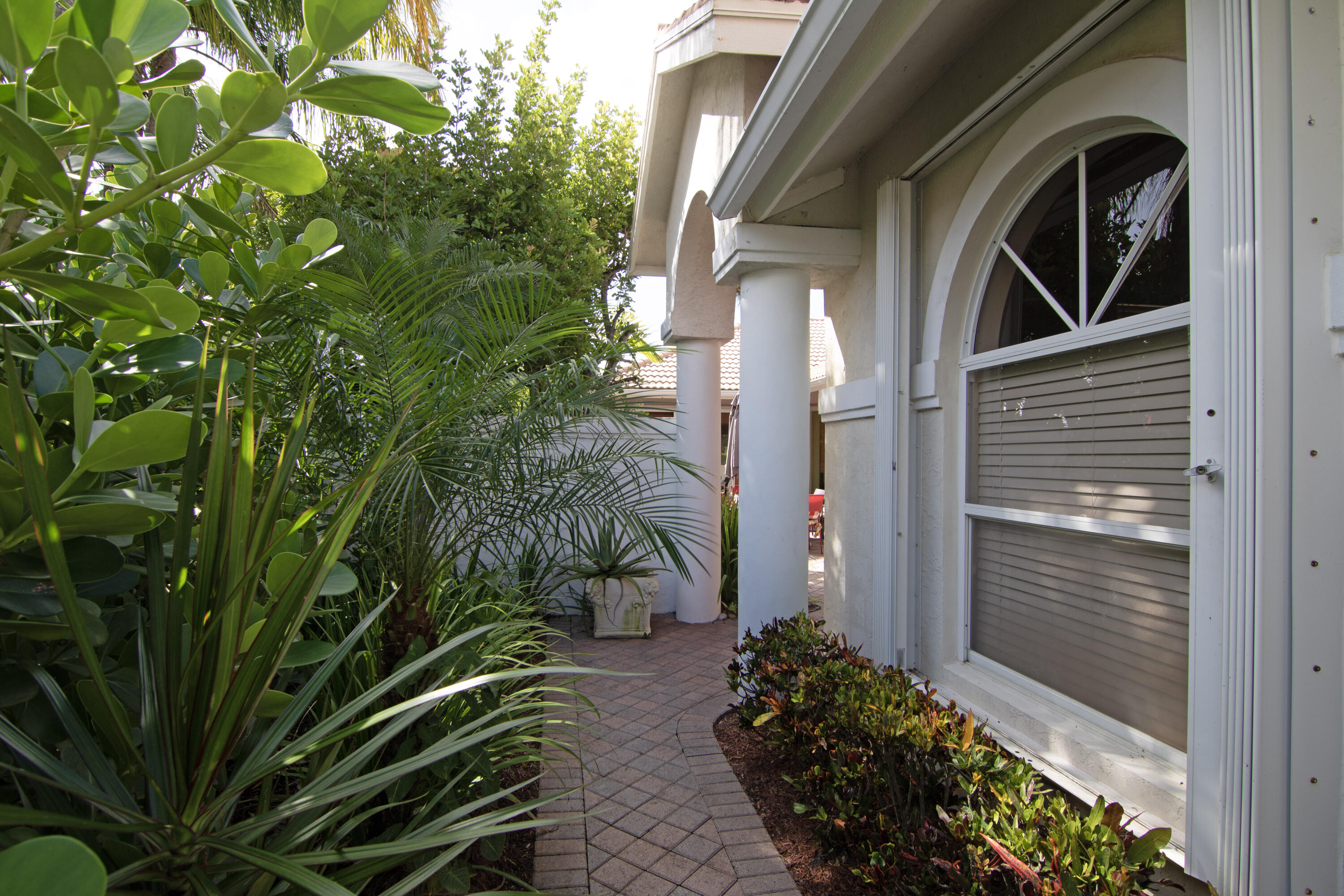 SHADY OAKS OF PALM BEACH POLO & COUNTRY - Residential