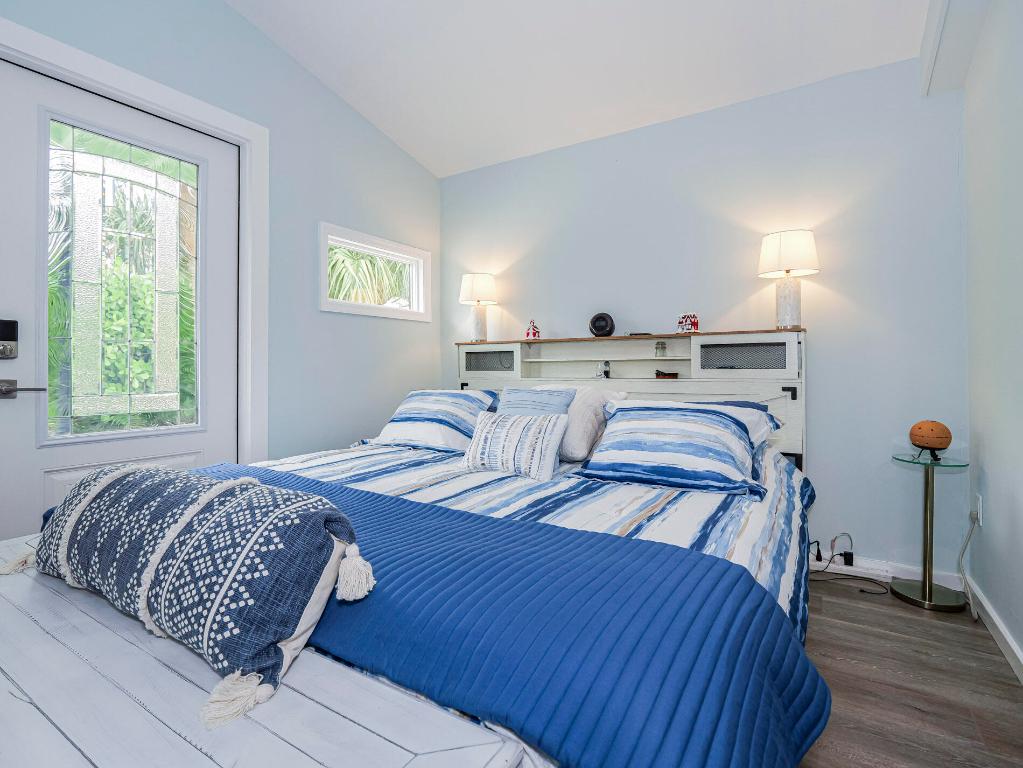 MCANSH PK REPLAT OF BLKS 24 & 28 - Residential