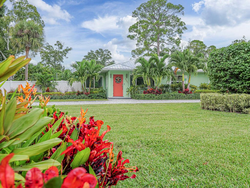 Photo of 2201 Bonita Avenue, Vero Beach, FL 32960 (MLS # R11139121)