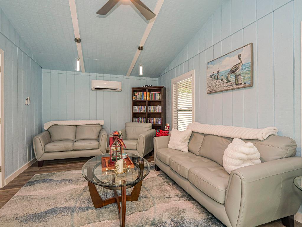 MCANSH PK REPLAT OF BLKS 24 & 28 - Residential