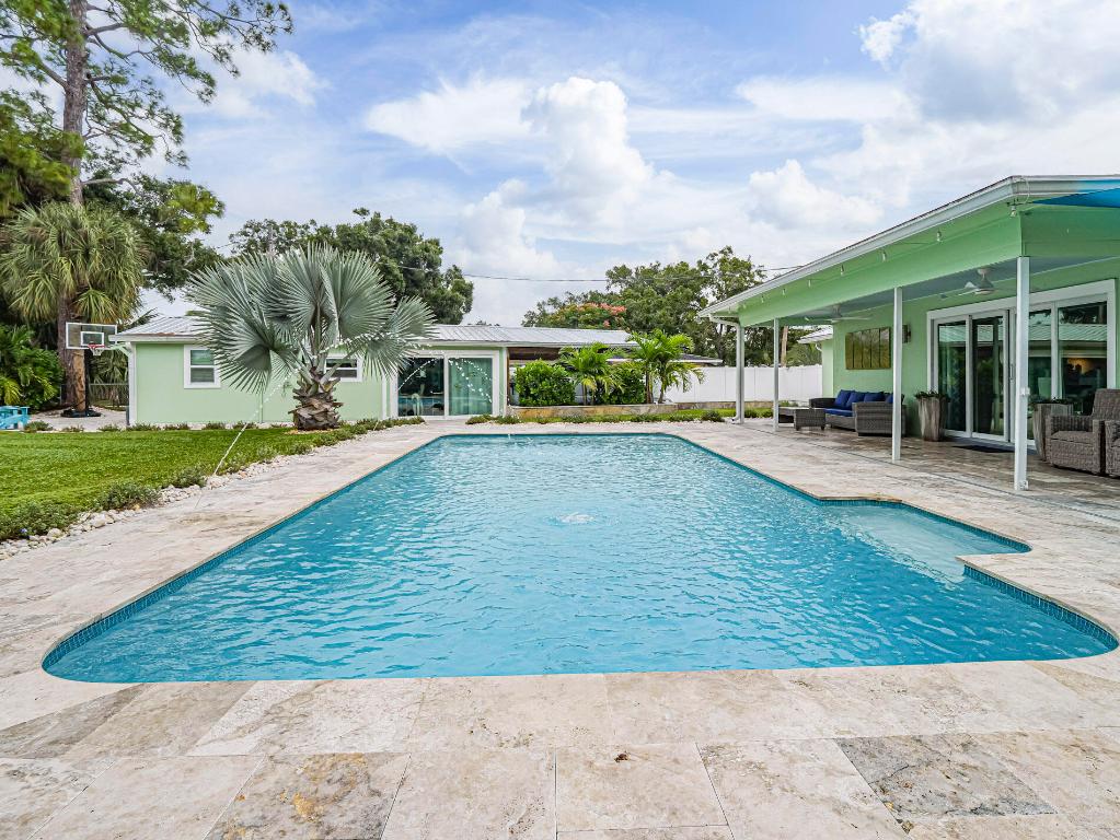 MCANSH PK REPLAT OF BLKS 24 & 28 - Residential