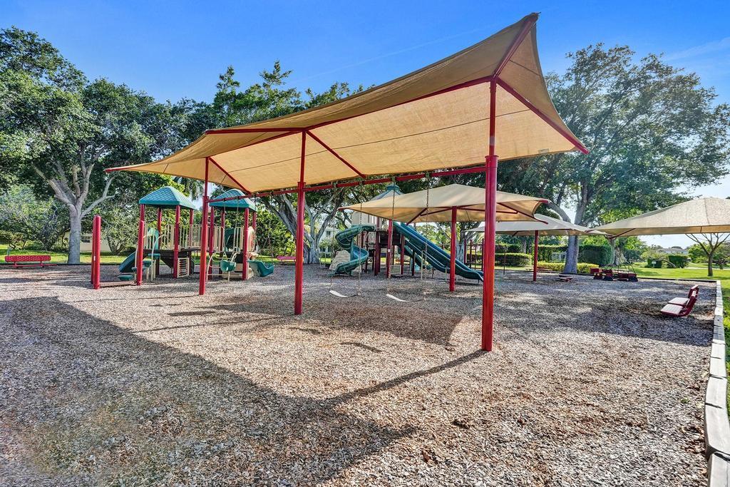 BOCA RATON BATH & TENNIS - Residential