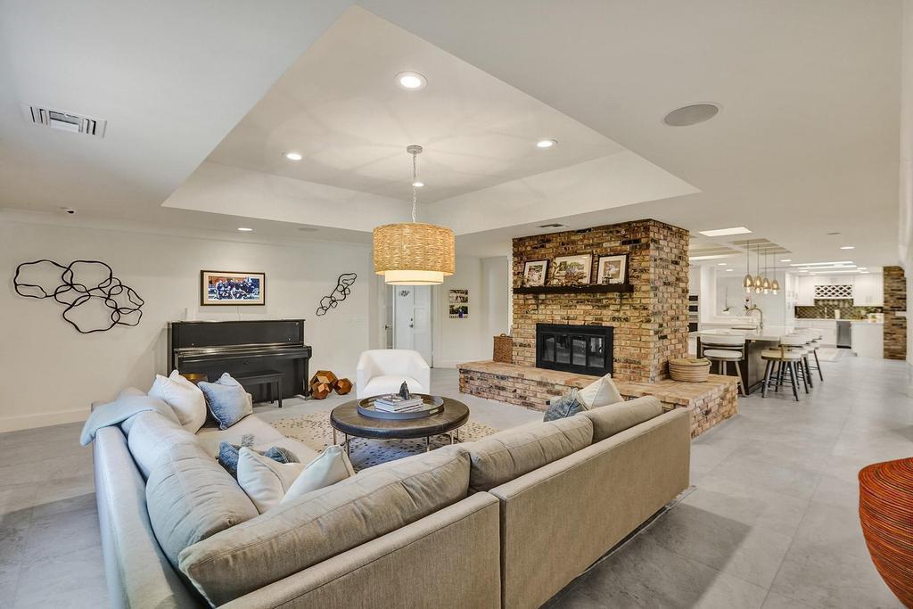 BOCA RATON BATH & TENNIS - Residential