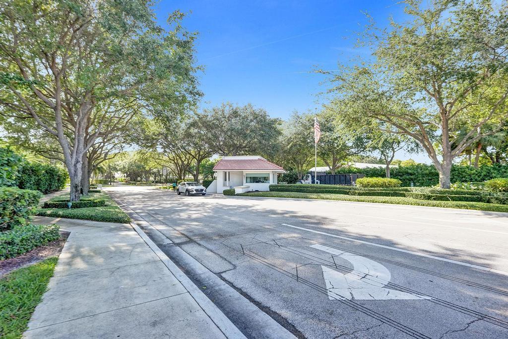 BOCA RATON BATH & TENNIS - Residential