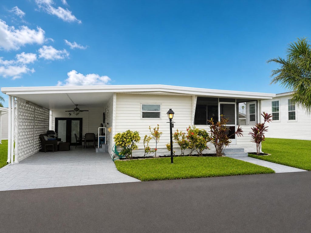 Photo of 3225 South Street, Hollywood, FL 33021 (MLS # B26065918)