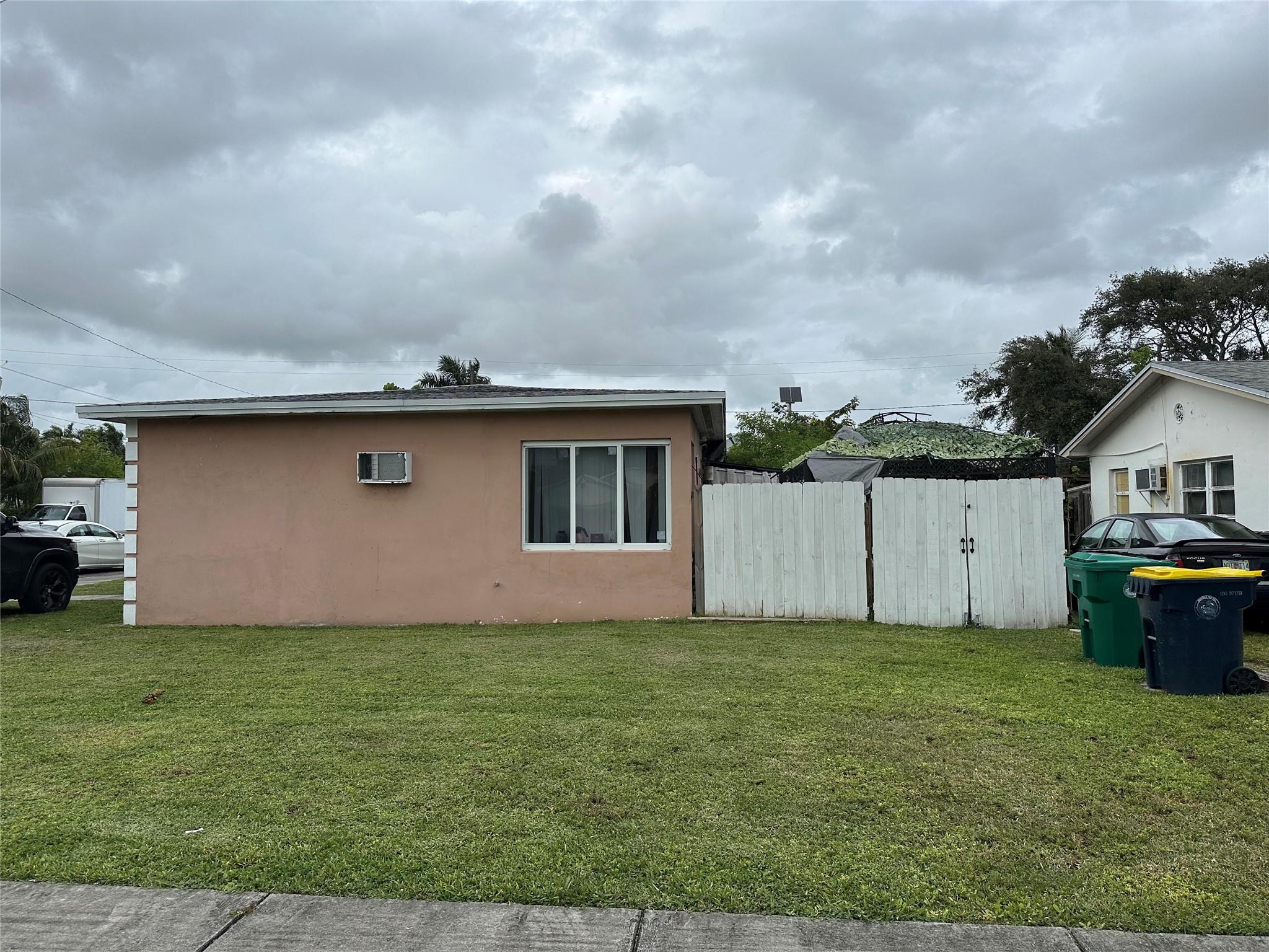 North Hollywood 4-1 B - Residential Lease