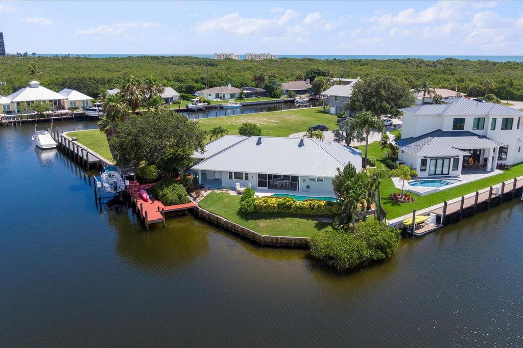 Photo of 17 Crown Court, Hutchinson Island, FL 34949 (MLS # R11001546)