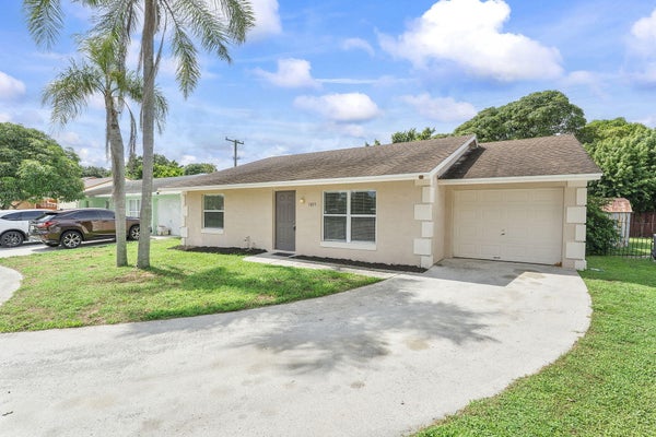5855 TIMBER VALLEY DR, LAKE WORTH, FL 33463 - Image 7fce0df12dee02463baa7746f3b76e90/2392075076