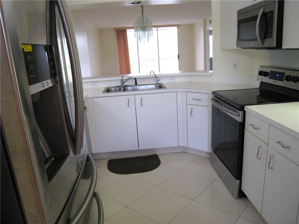 KINGS POINT - Residential