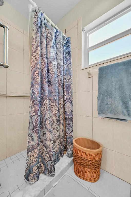 THE GROVE CONDOMINIUM SECTION 1 - Residential