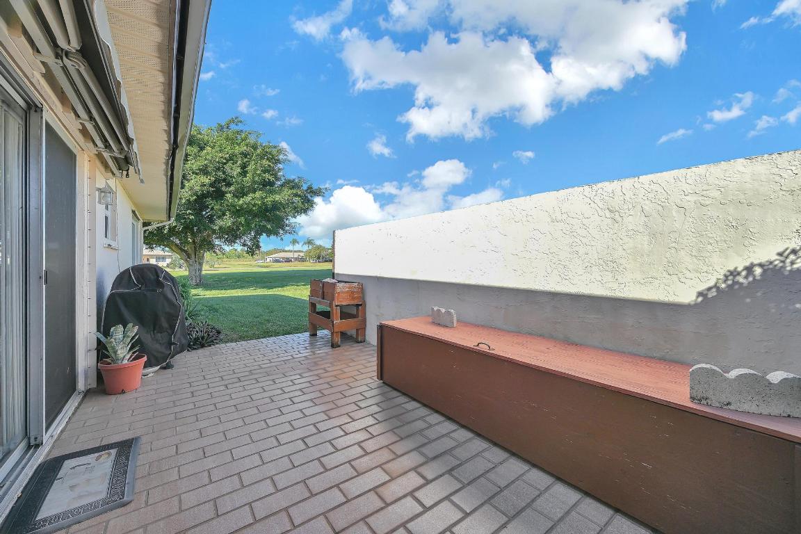 THE GROVE CONDOMINIUM SECTION 1 - Residential