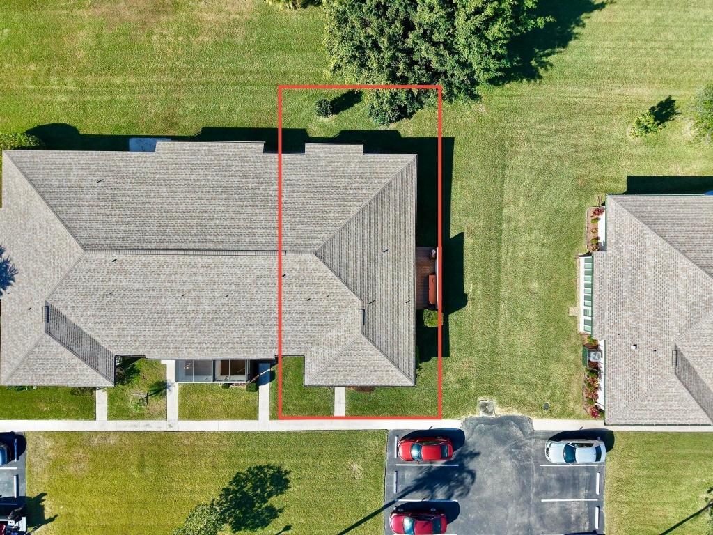 THE GROVE CONDOMINIUM SECTION 1 - Residential