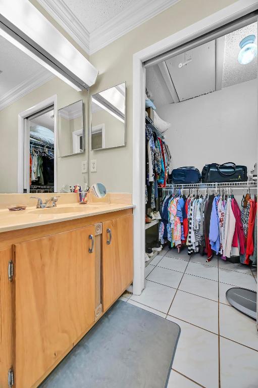 THE GROVE CONDOMINIUM SECTION 1 - Residential