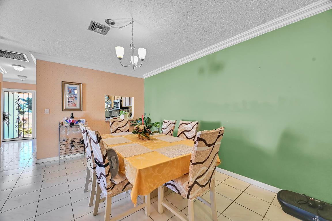 THE GROVE CONDOMINIUM SECTION 1 - Residential