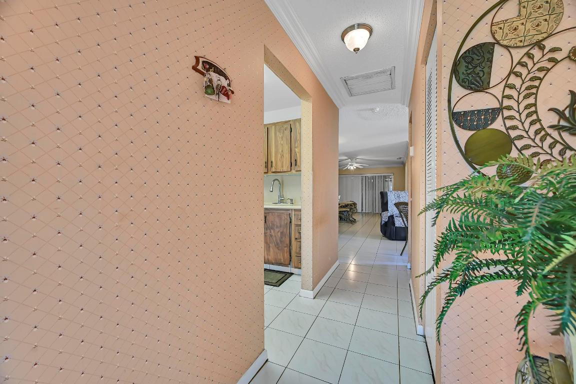 THE GROVE CONDOMINIUM SECTION 1 - Residential