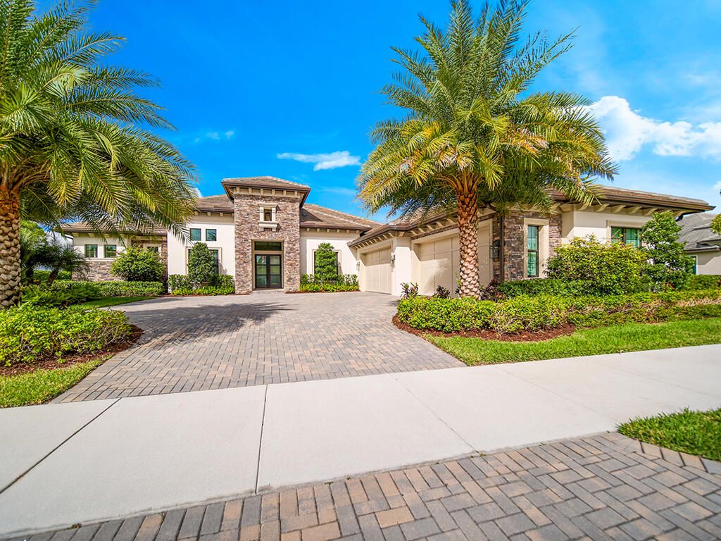 Photo of 846 SW Winston Avenue, Palm City, FL 34990 (MLS # R10934986)