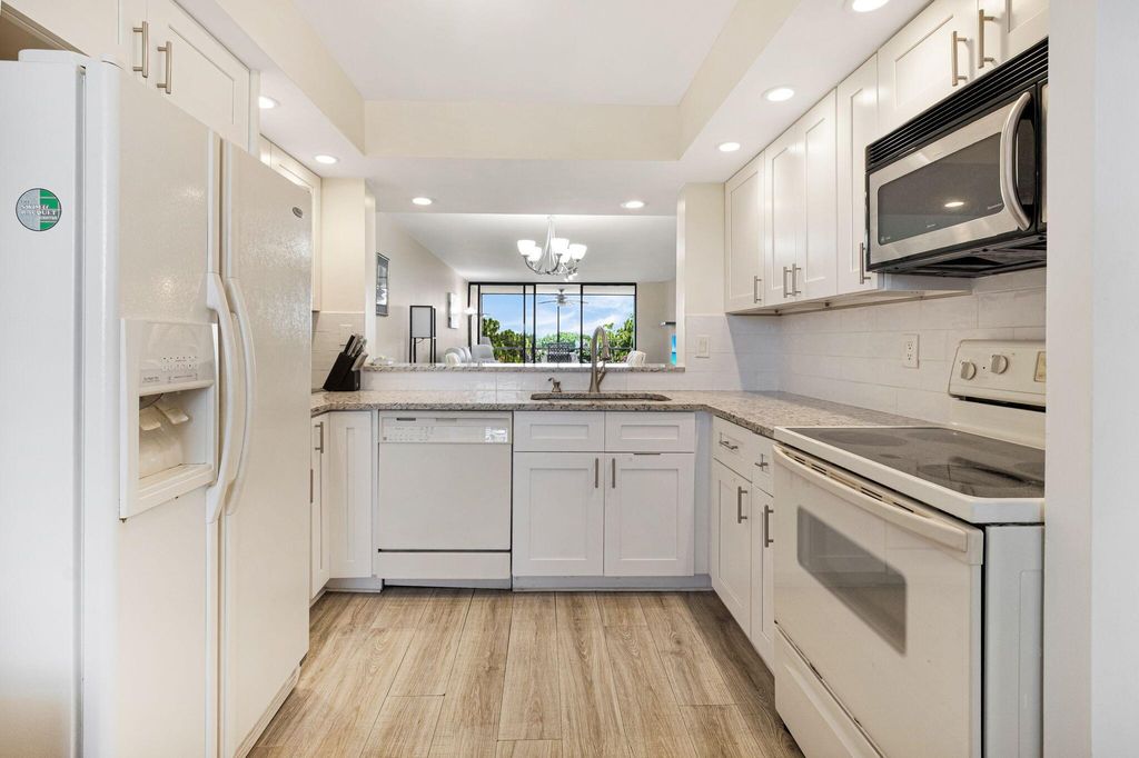 Photo of 6562 Boca Del Mar Drive #523, Boca Raton, FL 33433 (MLS # R11096335)