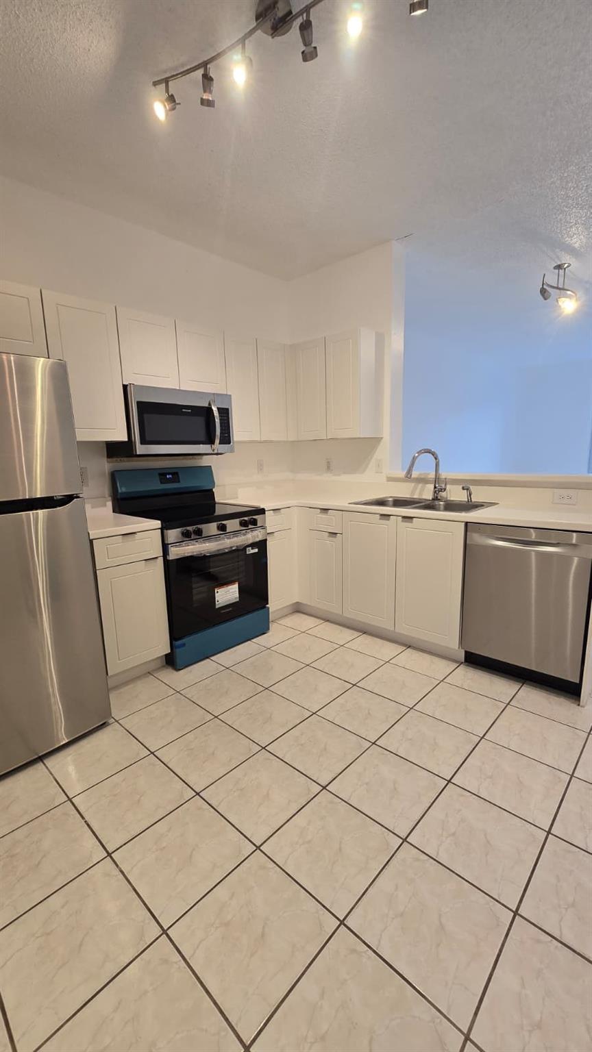 SAN MESSINA - Residential Lease