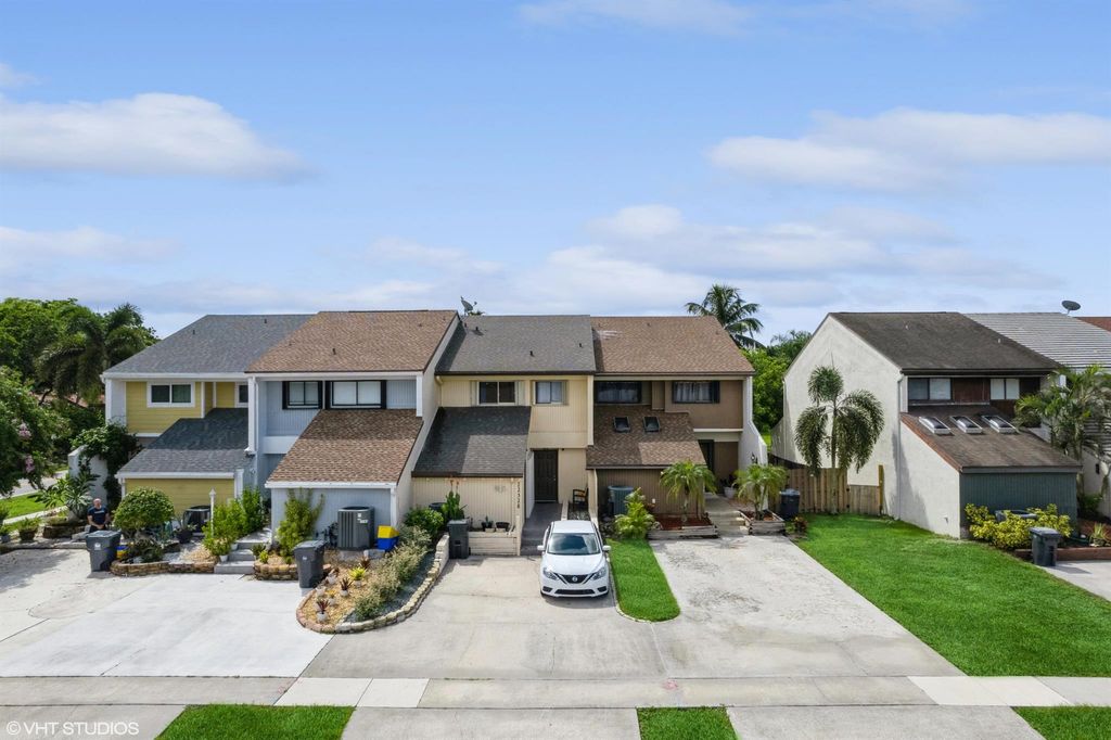 Photo of 12330 Westhampton Circle, Wellington, FL 33414 (MLS # R11016370)