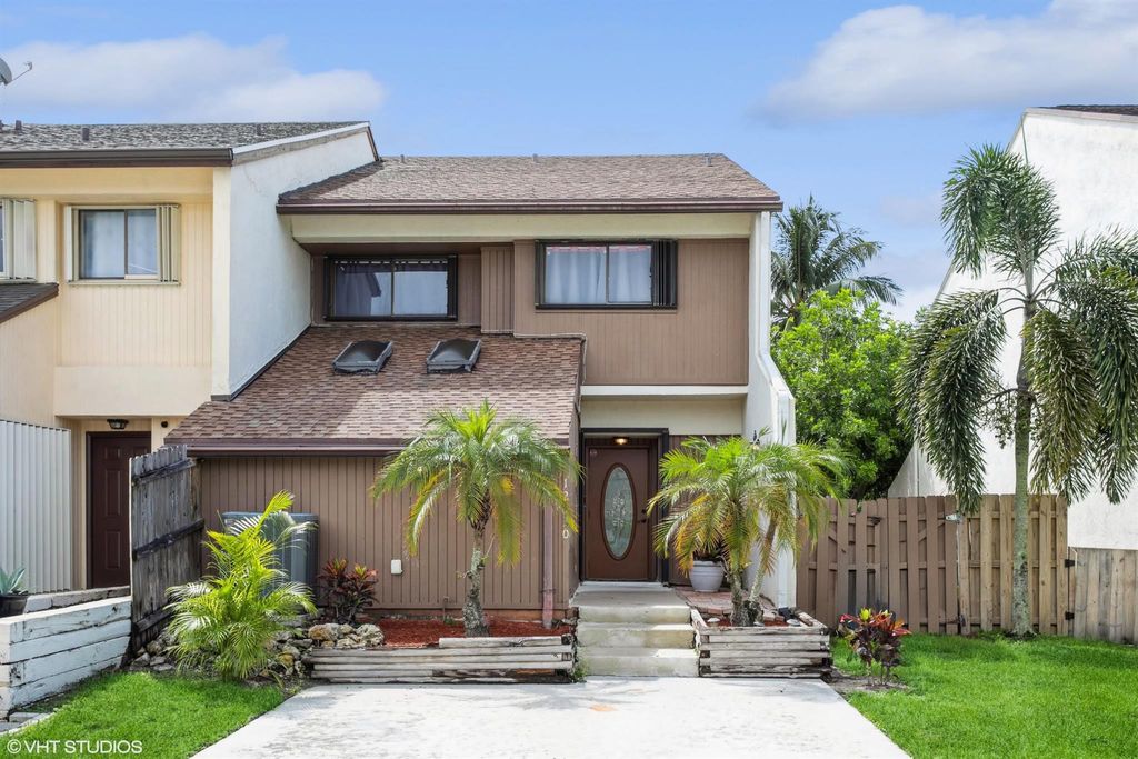 Photo of 12330 Westhampton Circle, Wellington, FL 33414 (MLS # R11016370)