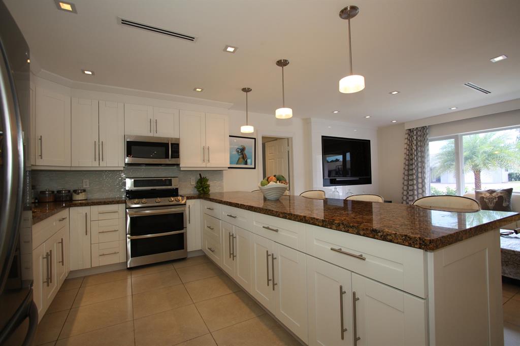 BOCA RATON SQUARE UNIT 15 - Residential Lease