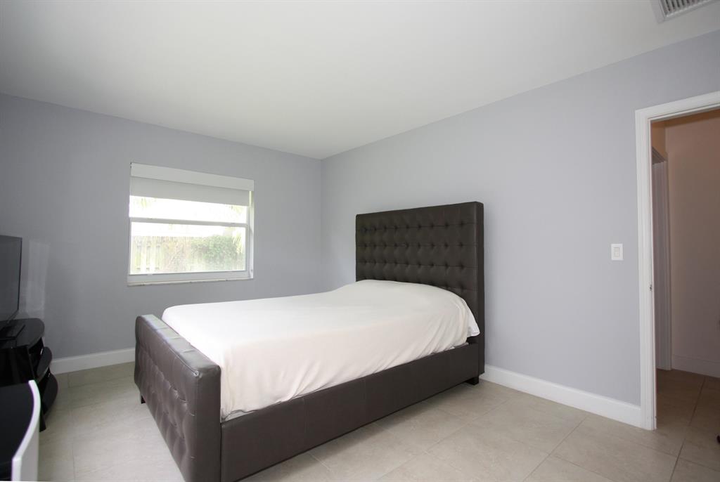 BOCA RATON SQUARE UNIT 15 - Residential Lease