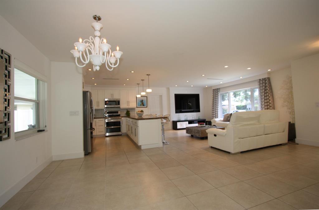 BOCA RATON SQUARE UNIT 15 - Residential Lease