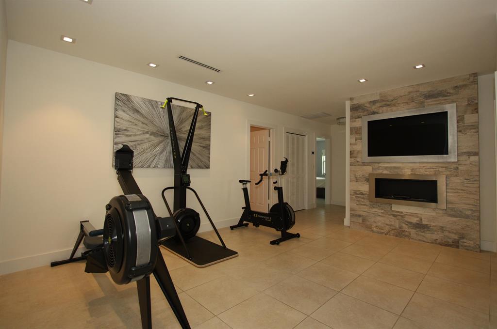 BOCA RATON SQUARE UNIT 15 - Residential Lease