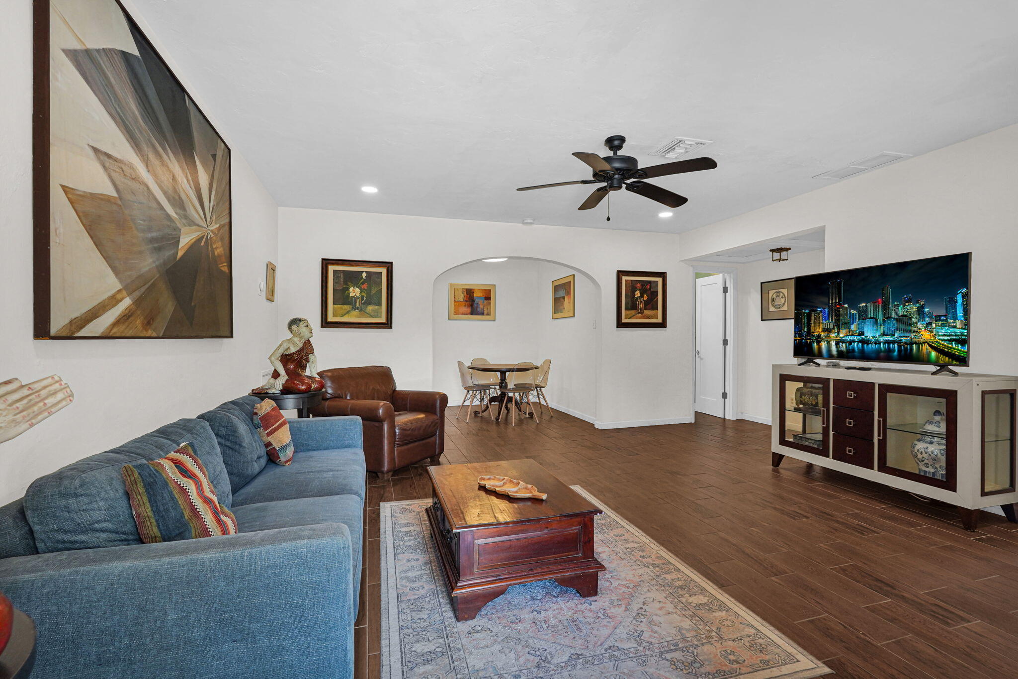 300 S Riverside Drive