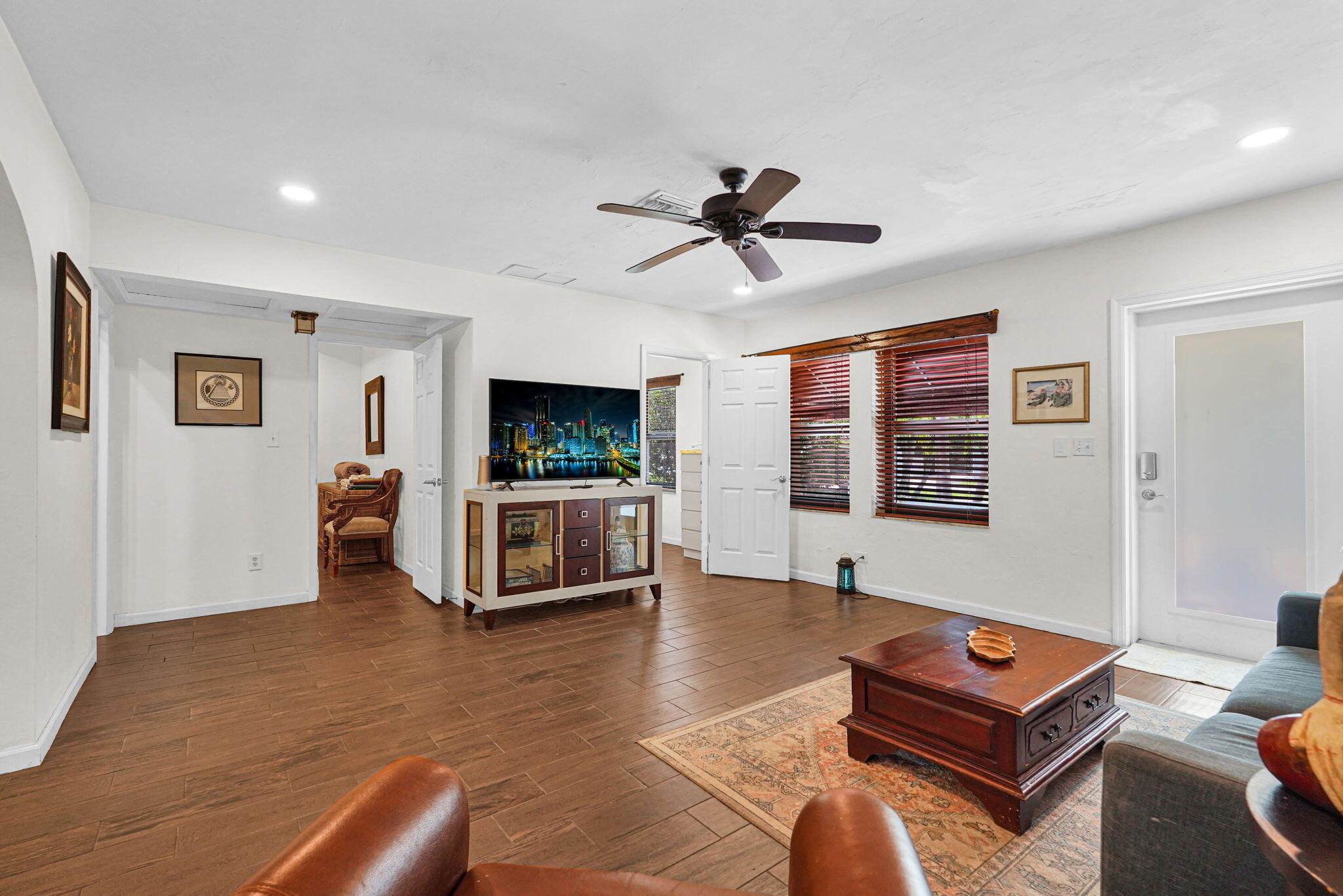 300 S Riverside Drive
