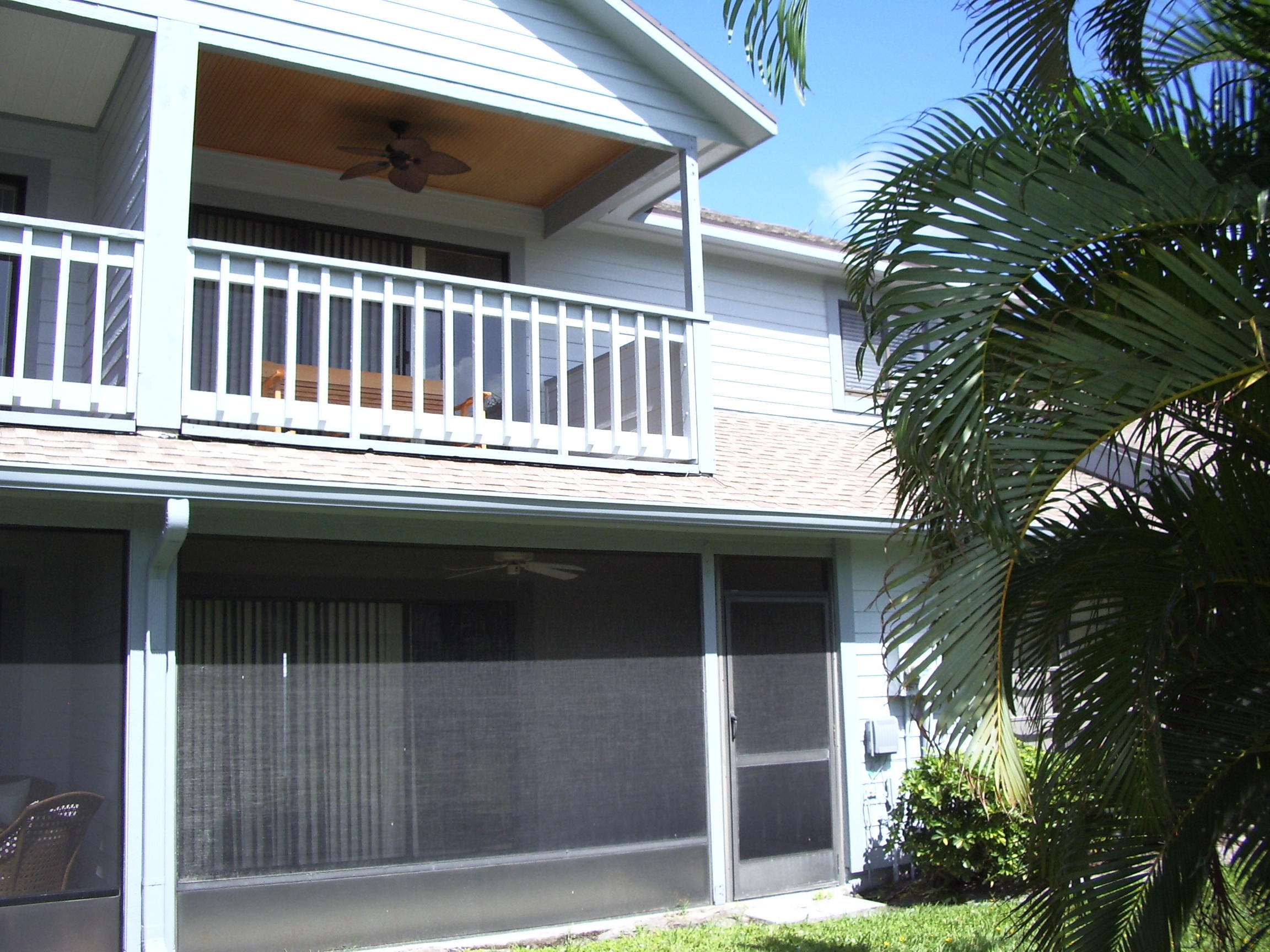 Tastefully furnished, fully equipped 2-story Georgetown townhouse with a garage and porches on both levels. The Heritage Ridge community has a lot to offer with 2 pools/ spa, tennis and a public golf course. Beautiful Hobe Sound beach is just a few miles away and nearby Town of Stuart has many fine restaurants, shops and entertainment. Small dog ok with owner approval & non-refundable pet fee.