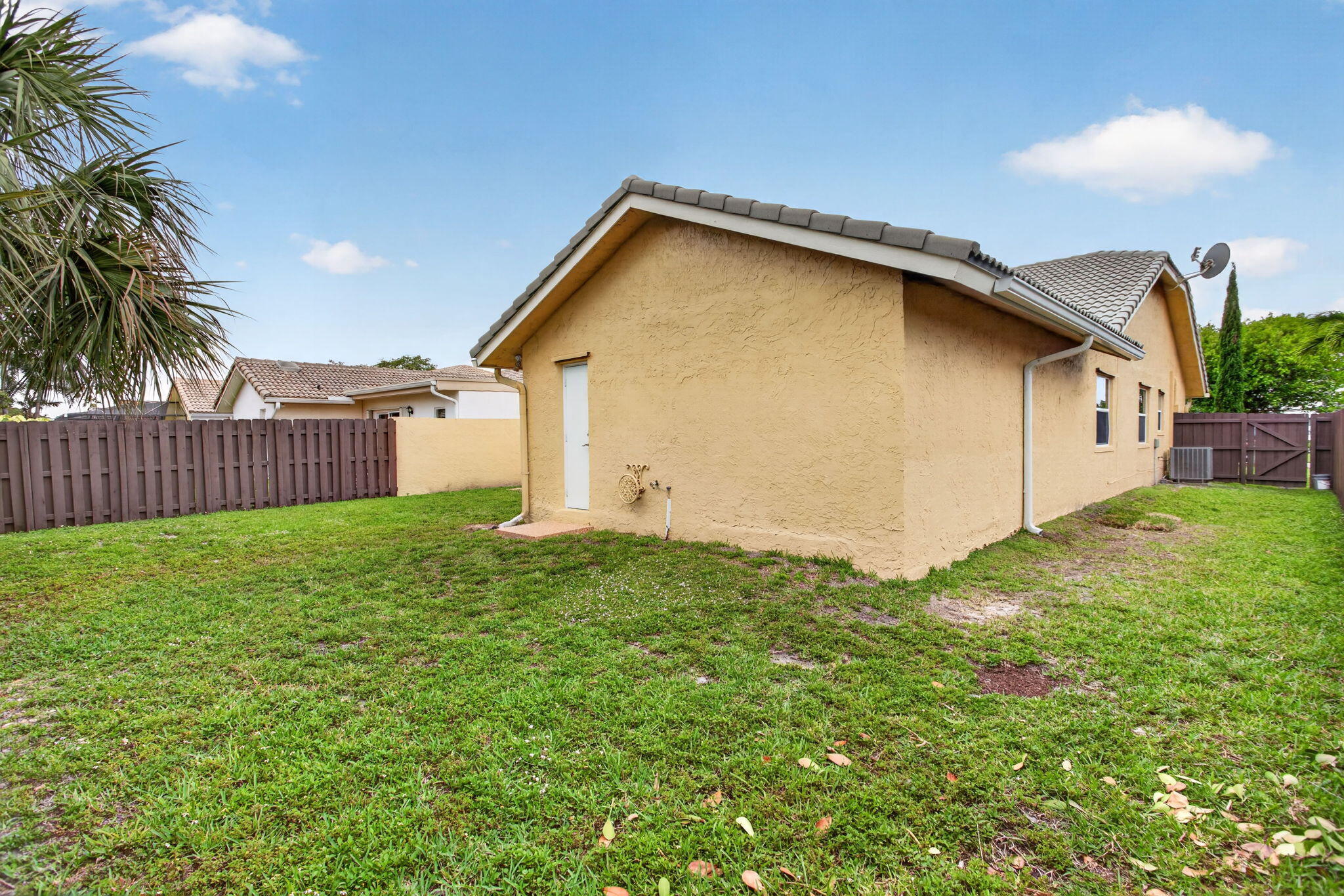 CORAL SPRINGS UNIVERSITY DRIVE - Residential