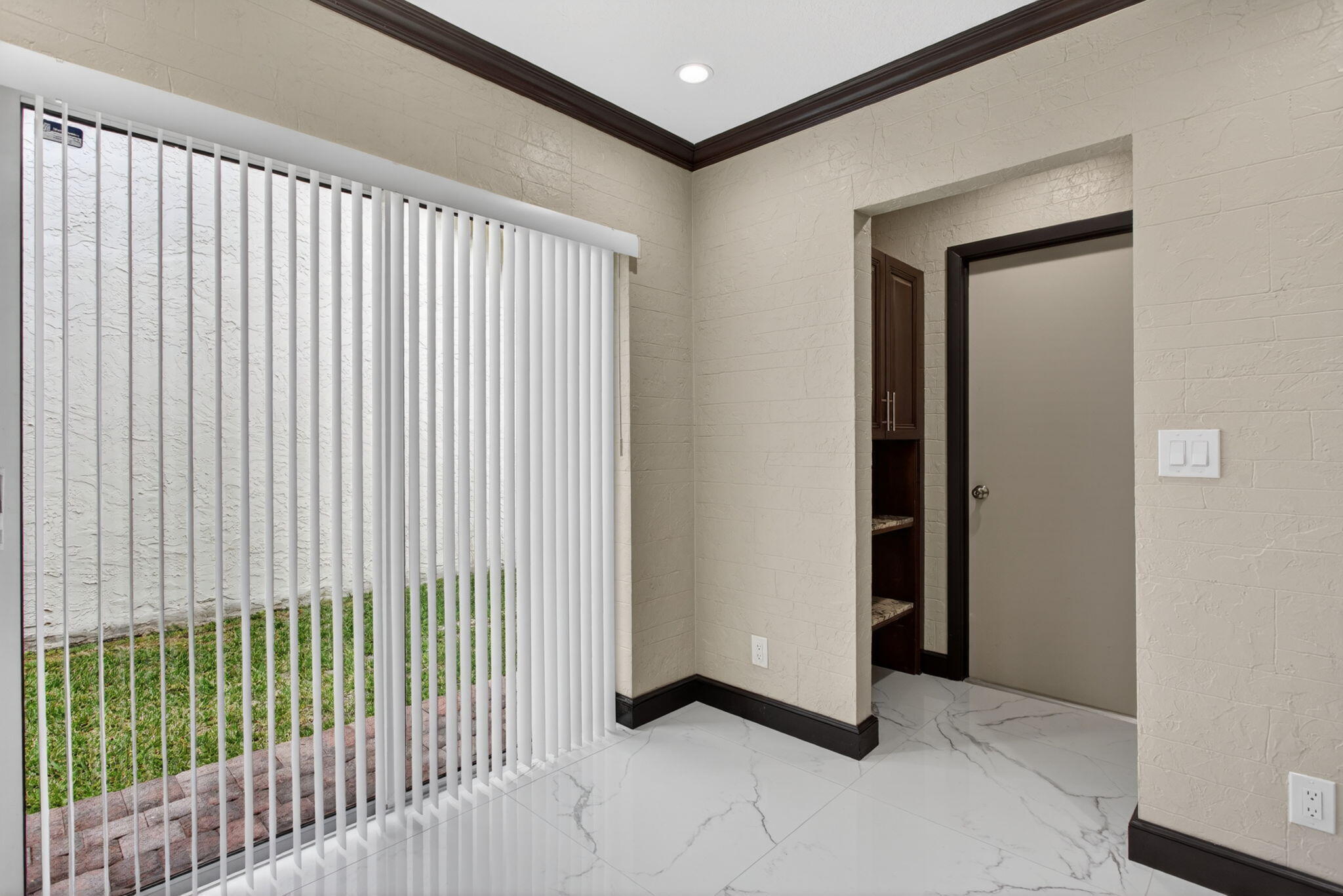CORAL SPRINGS UNIVERSITY DRIVE - Residential