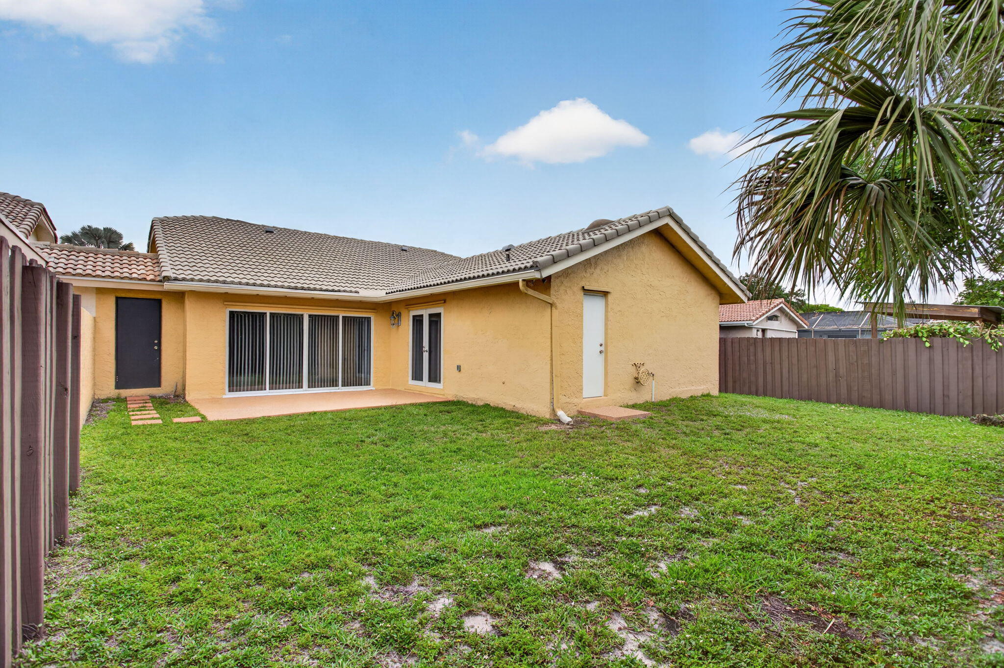 CORAL SPRINGS UNIVERSITY DRIVE - Residential