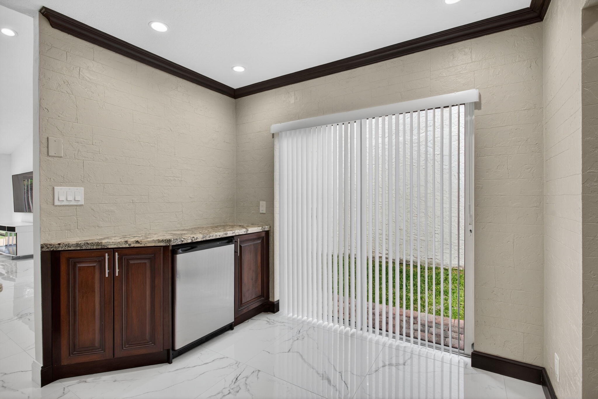 CORAL SPRINGS UNIVERSITY DRIVE - Residential