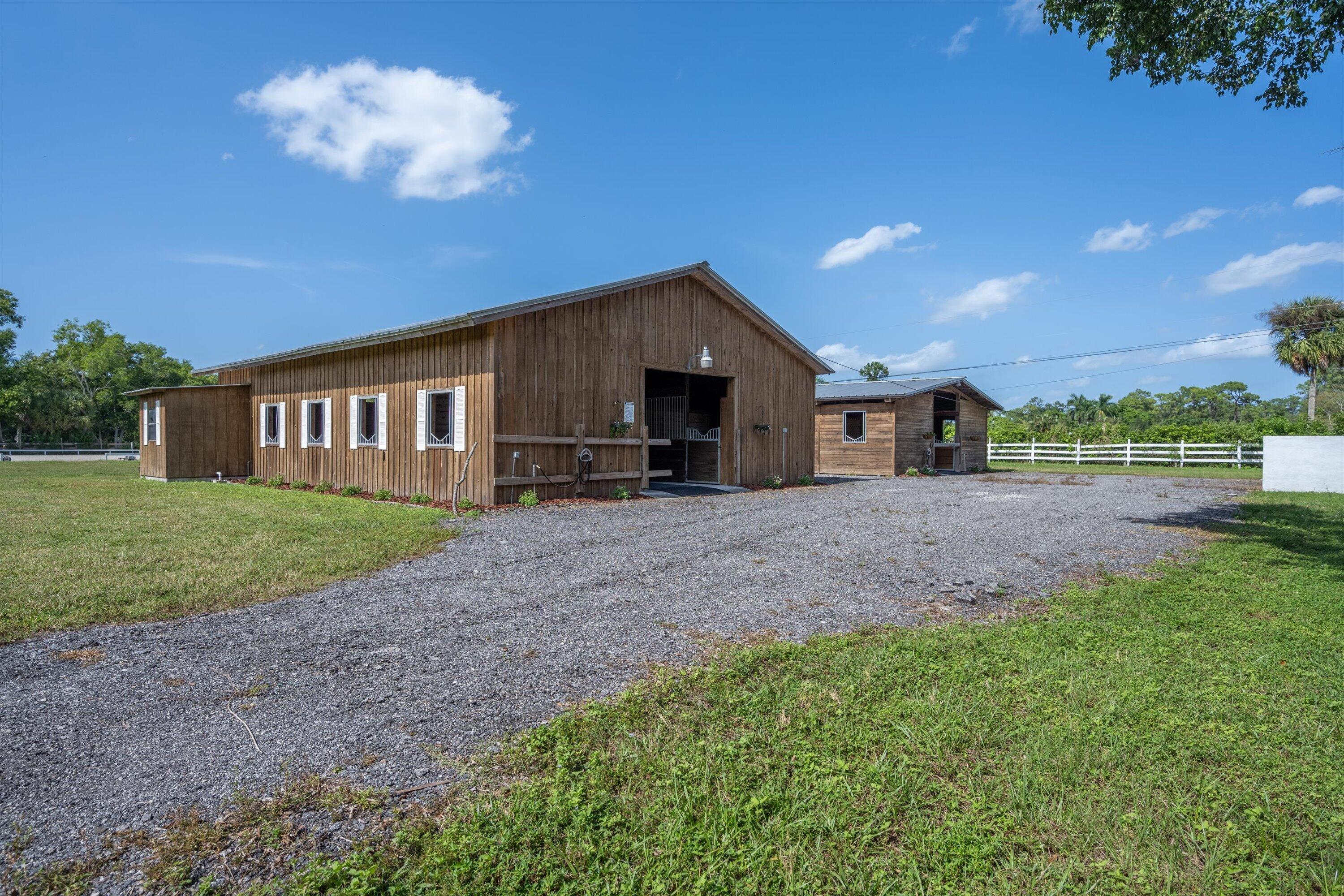 LOXAHATCHEE GROVES - Residential Lease