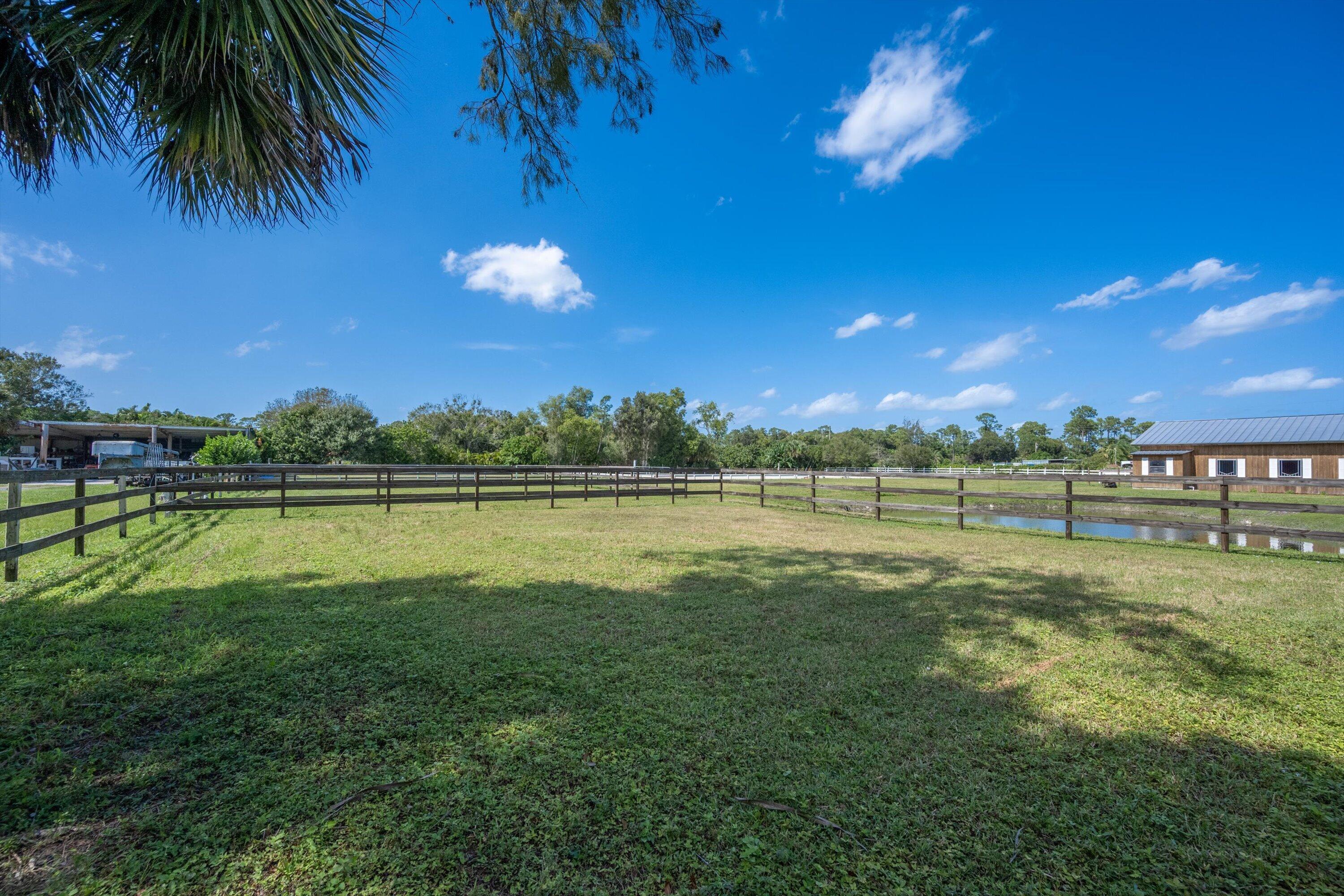 LOXAHATCHEE GROVES - Residential Lease