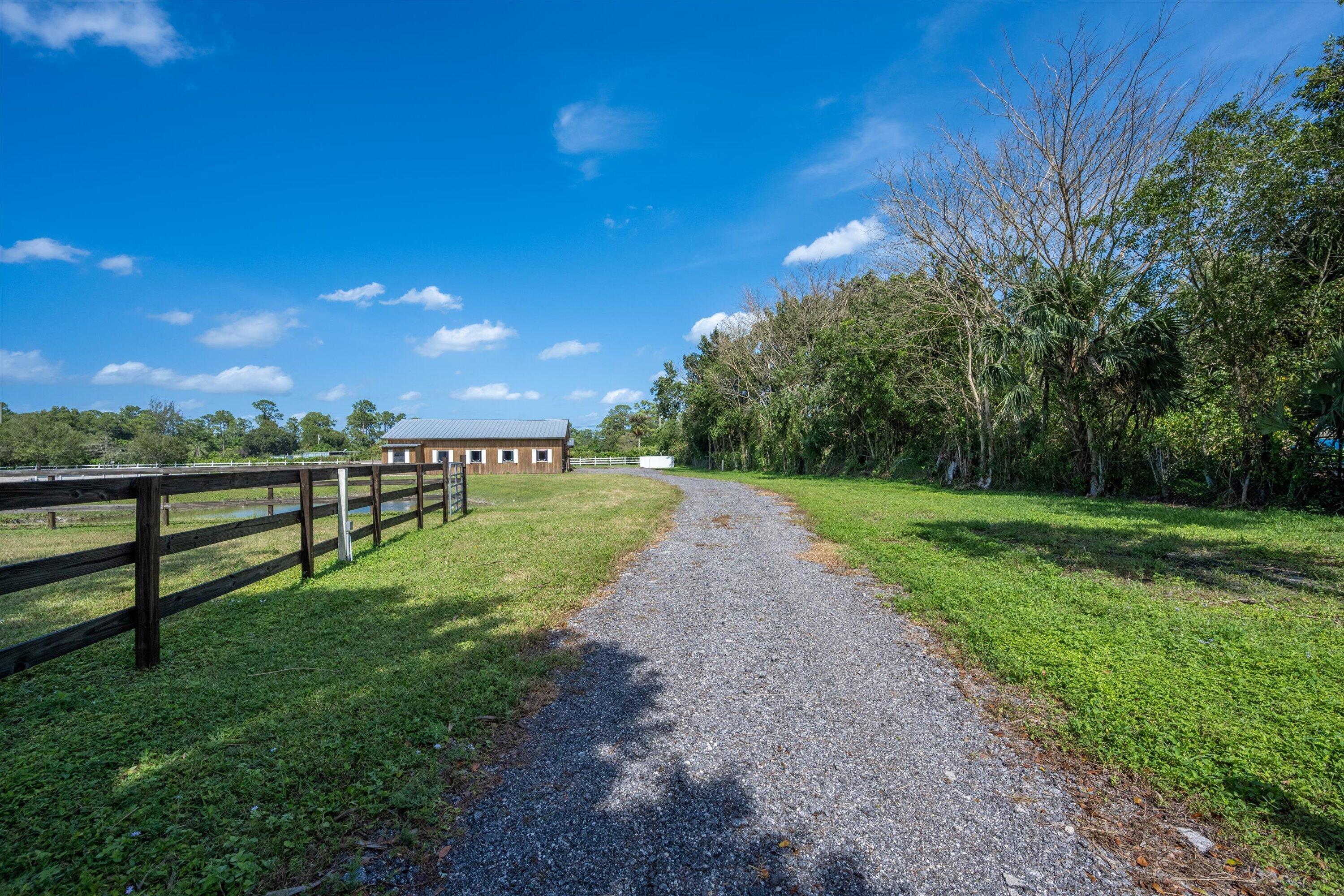 LOXAHATCHEE GROVES - Residential Lease