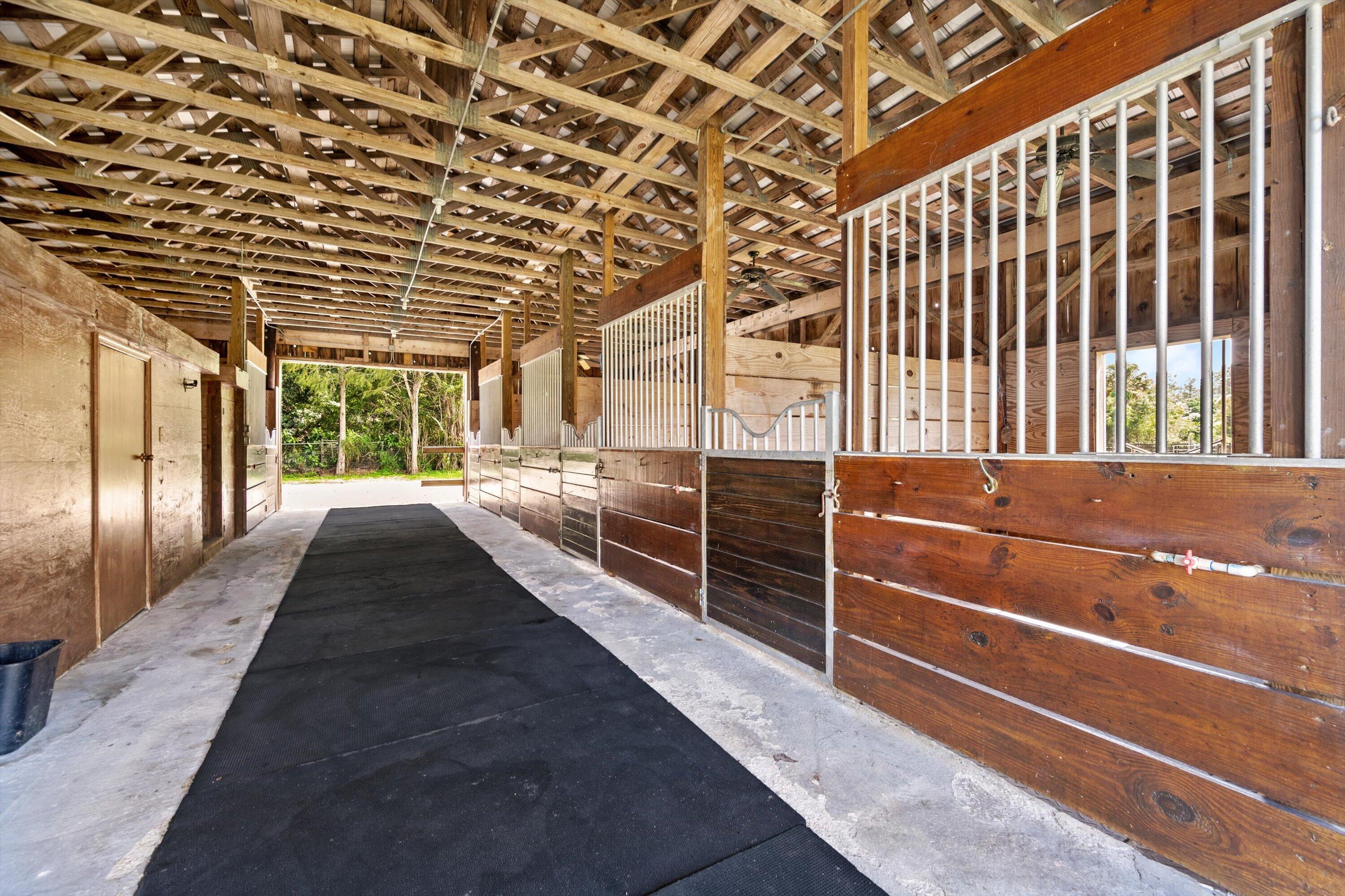 LOXAHATCHEE GROVES - Residential Lease