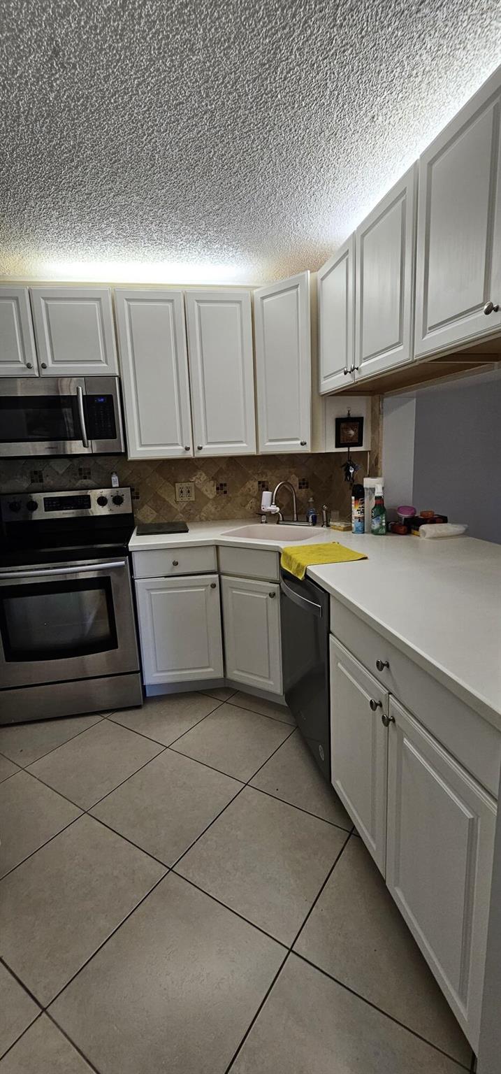 Properties 719 Sunny Pine Way G1