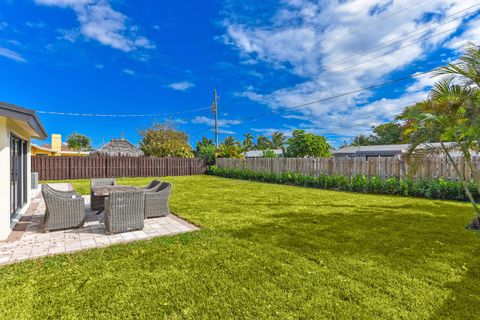 Tiny photo for 1320 S Deerfield Avenue, Deerfield Beach, FL 33441 (MLS # R11164906)
