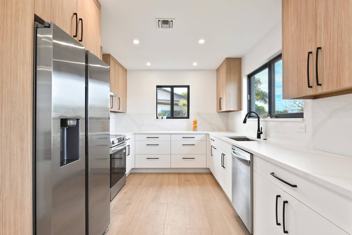 1320 S Deerfield Avenue