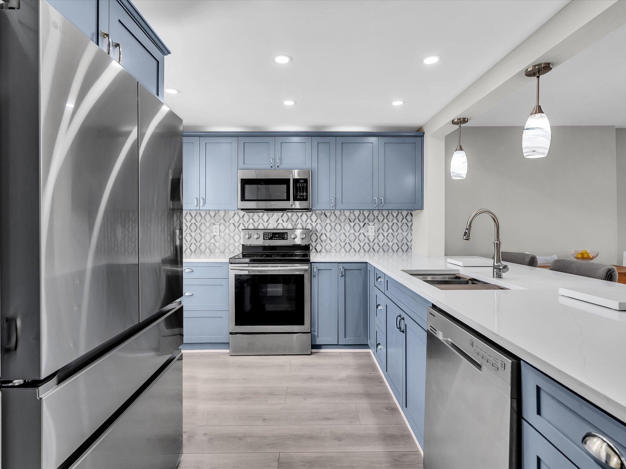 MEADOWBROOK LAKES VIEW CO - Residential