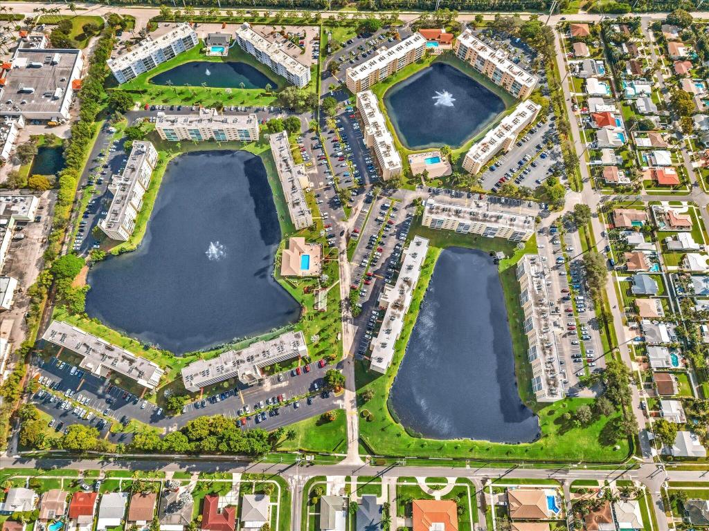 MEADOWBROOK LAKES VIEW CONDO - Residential