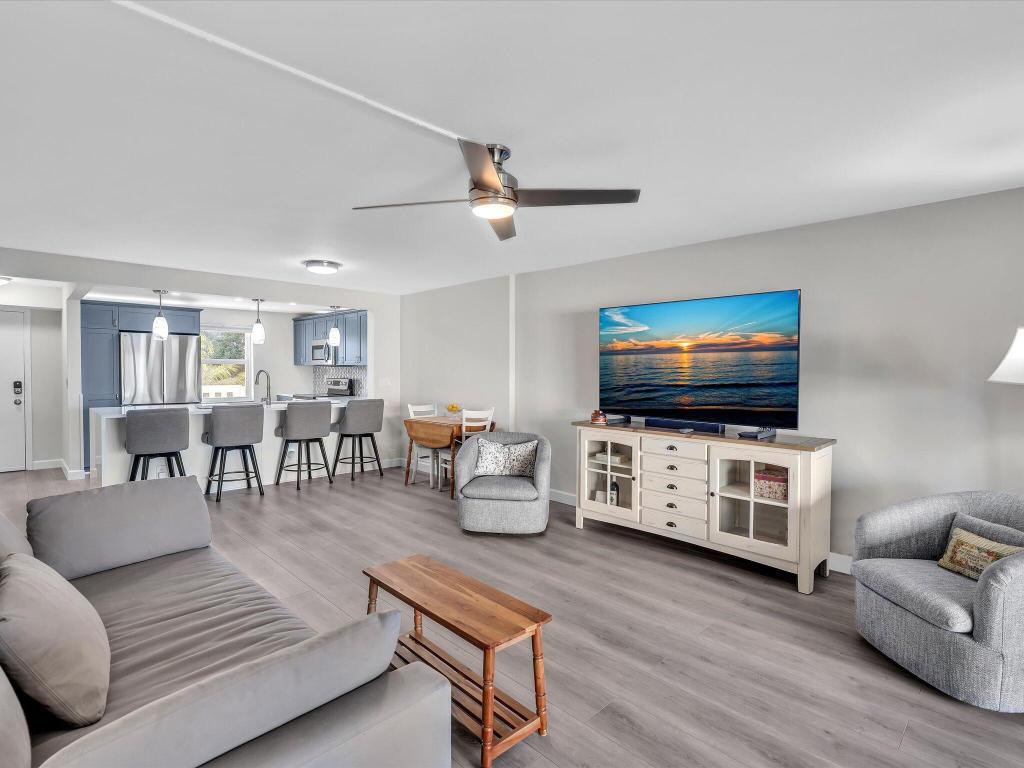 MEADOWBROOK LAKES VIEW CONDO - Residential