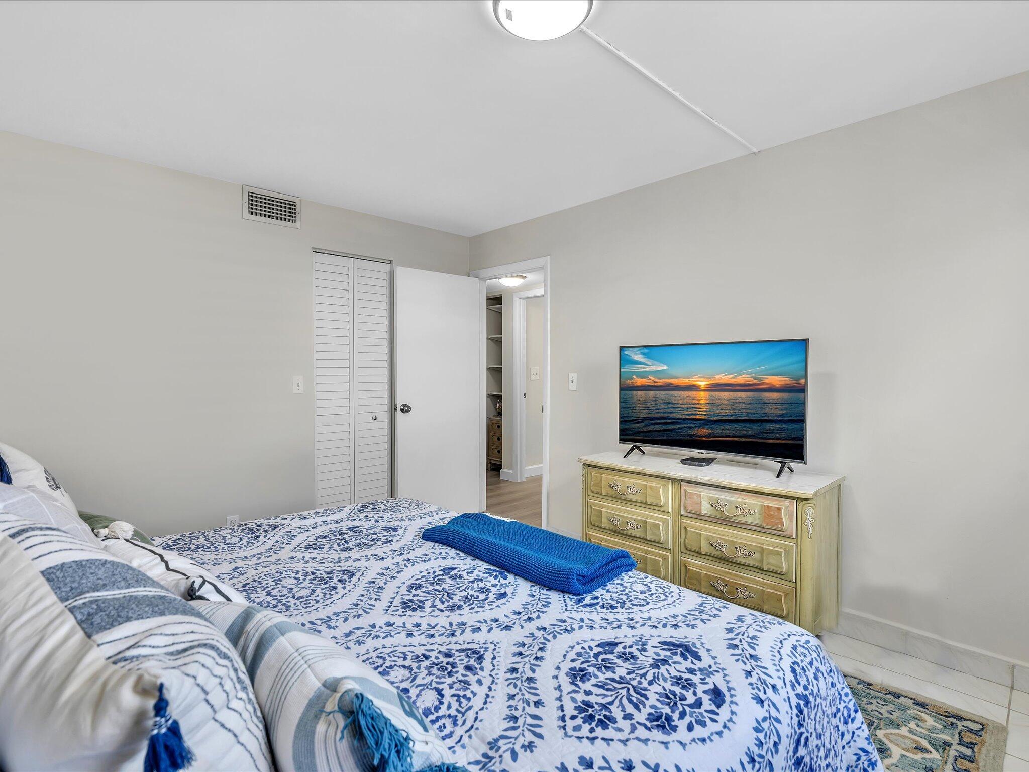 MEADOWBROOK LAKES VIEW CO - Residential