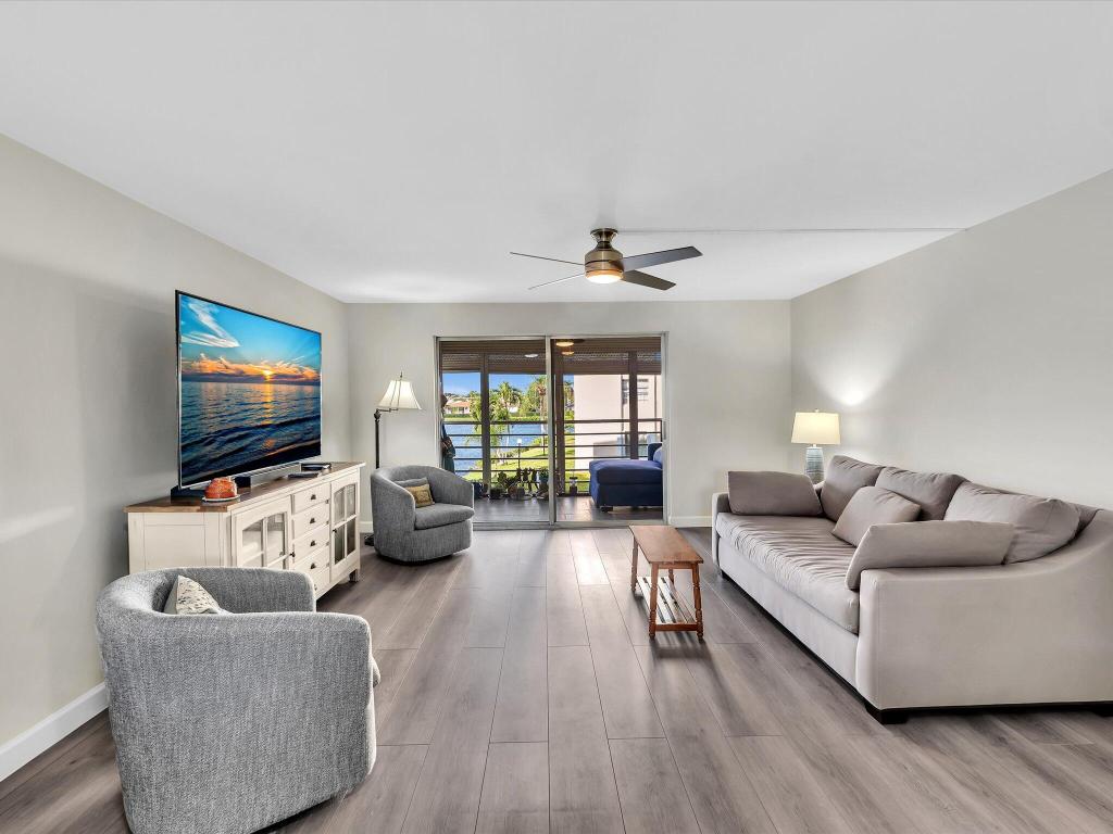 MEADOWBROOK LAKES VIEW CONDO - Residential