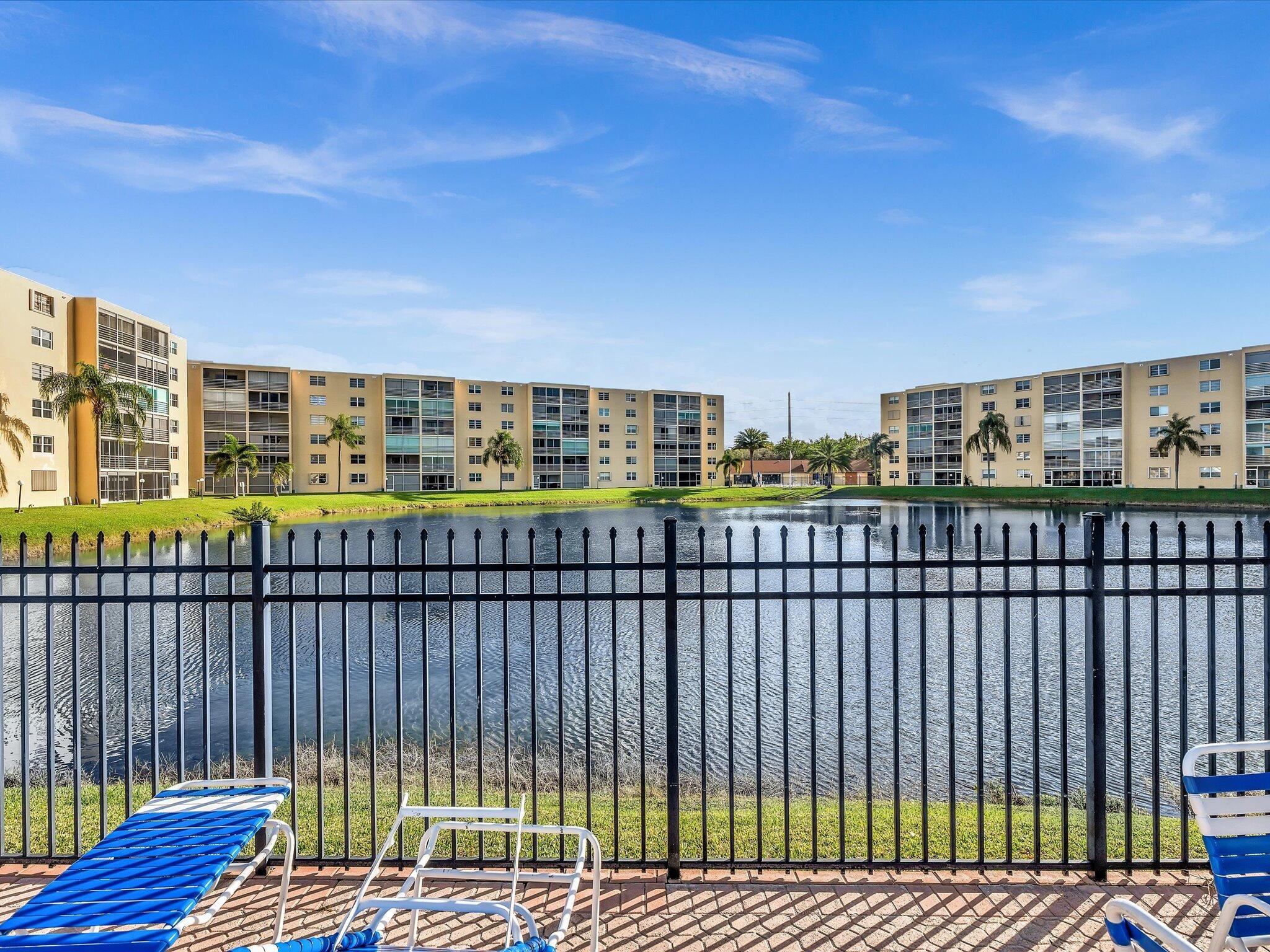 MEADOWBROOK LAKES VIEW CO - Residential