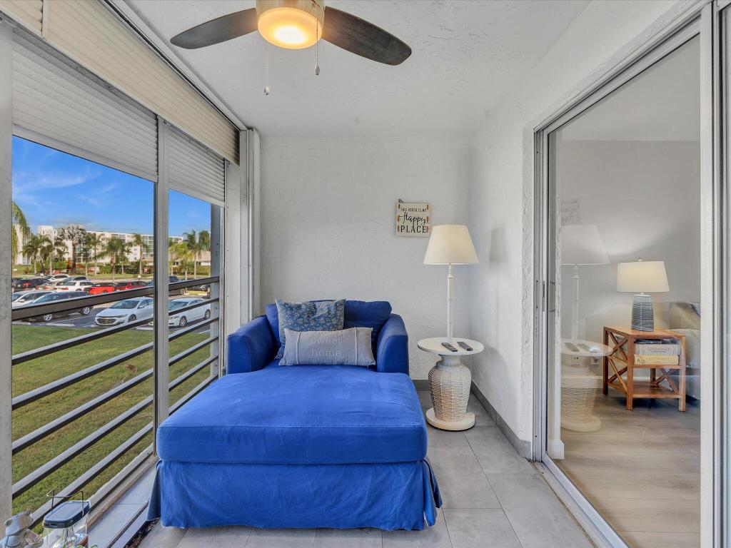 MEADOWBROOK LAKES VIEW CONDO - Residential